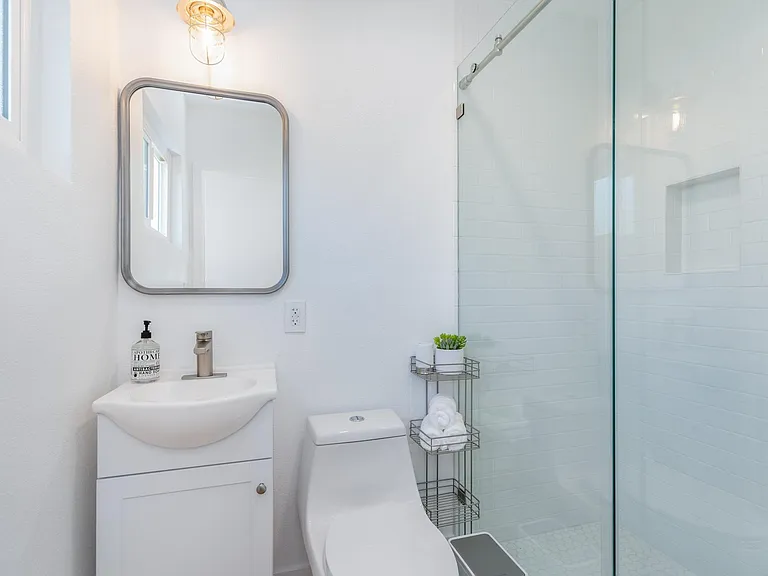 1053 De Garmo Dr — Photo 13