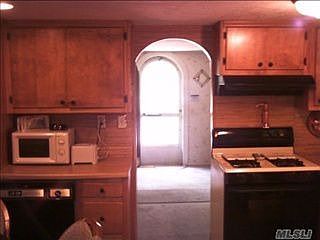 3rd image of 221 Pine Dr