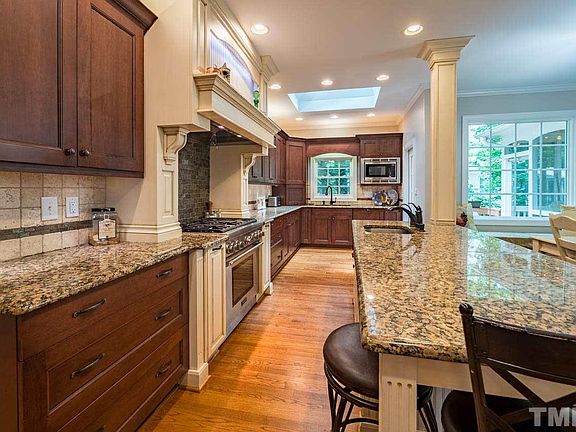 4th image of 104 Big Meadows Pl