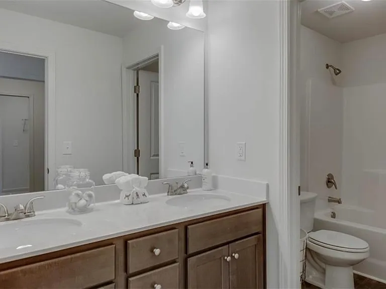5453 Trillium Way — Photo 12