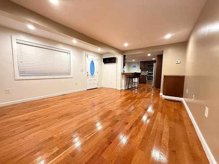 7 Southbridge Street Ct — Photo 2