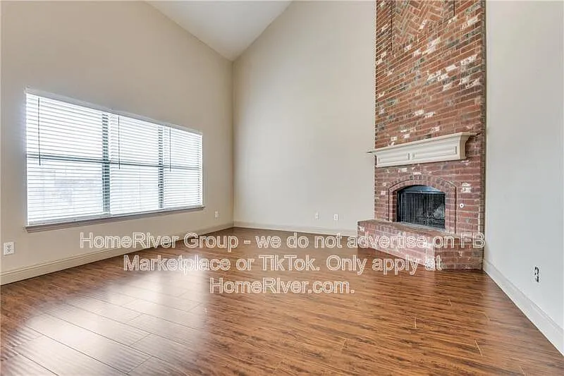 6 bed, 4.0 bath, 3279 sqft, $3,000 — Photo 4