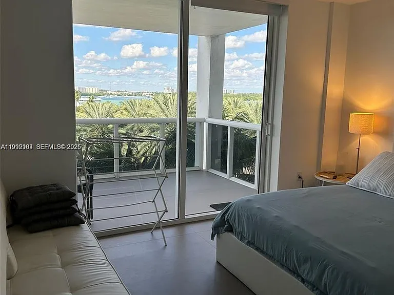 10275 Collins Ave #523 — Photo 7
