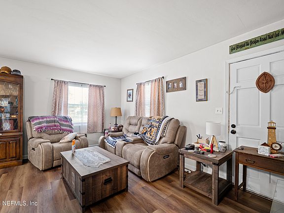 2nd image of 5033 LEXINGTON Avenue