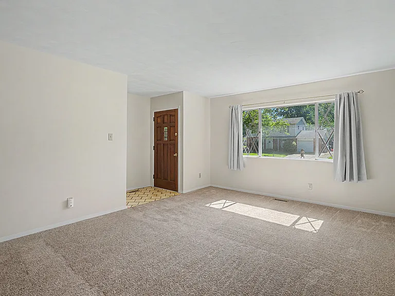 819 Gleneagle Dr — Photo 22