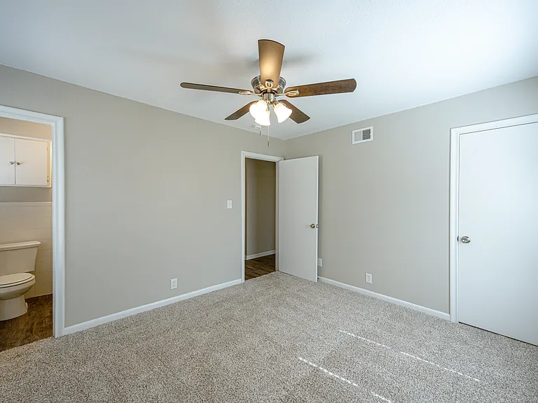 105 Dupont Cir — Photo 36