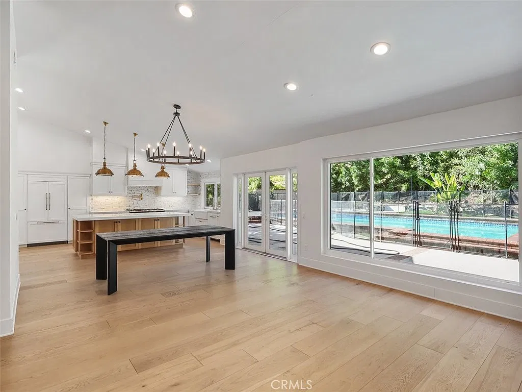 3 bed, 2200 sqft, $8,000 — Photo 4