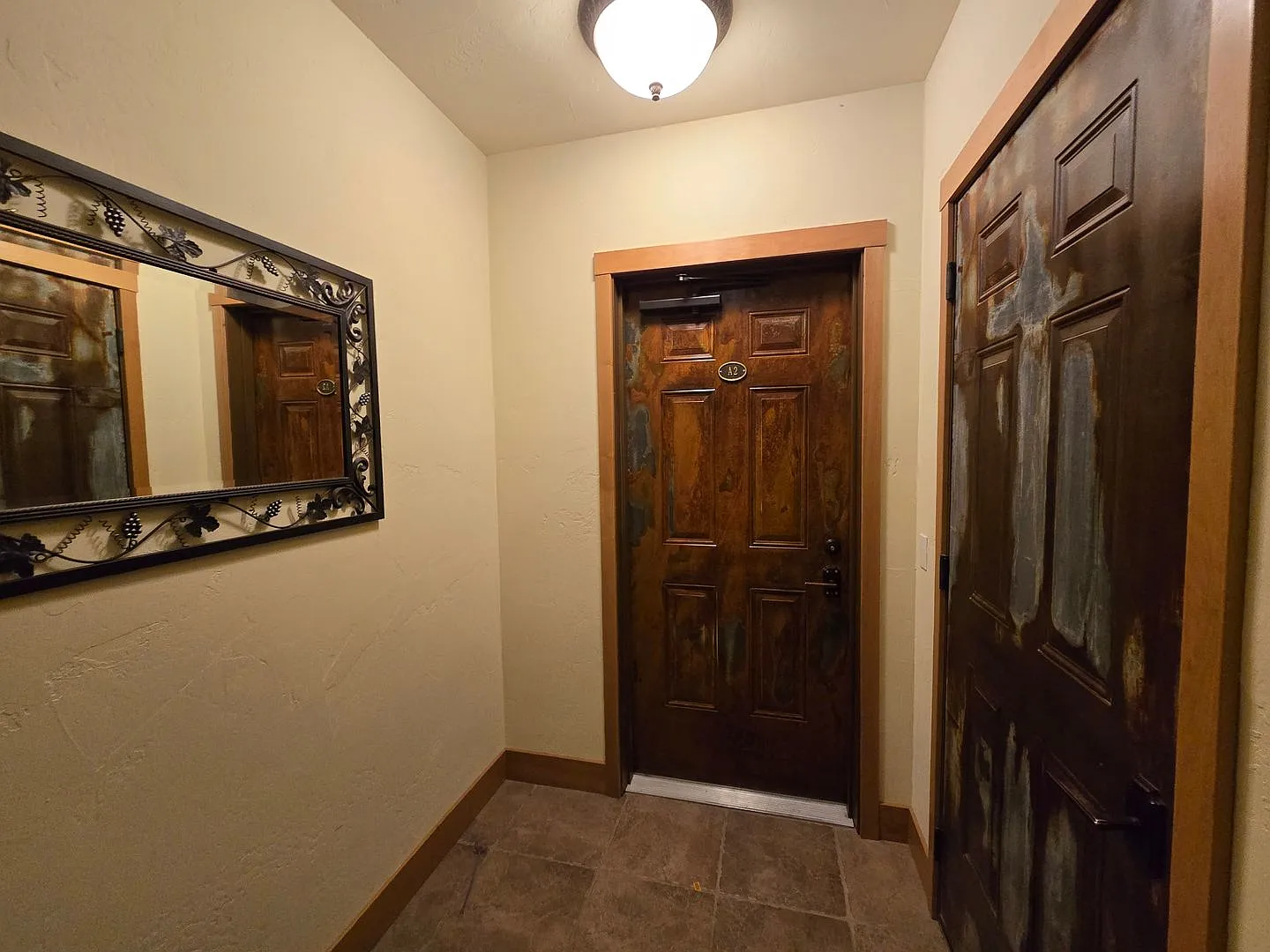 For Rent: Luxury Furnished Riverside Townhome *All Utilities Included* — Photo 3