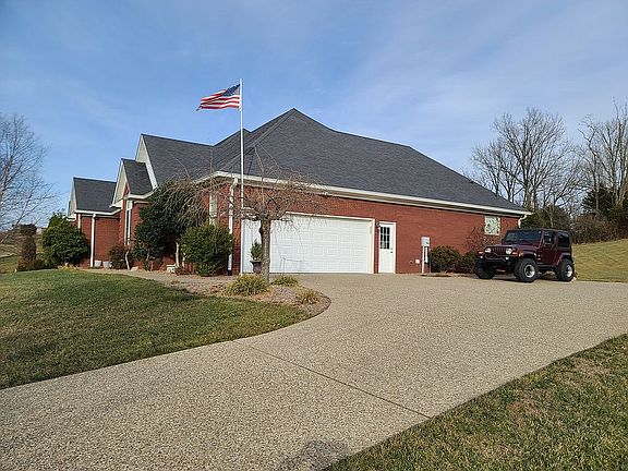 2nd image of 795 Oak Creek Dr