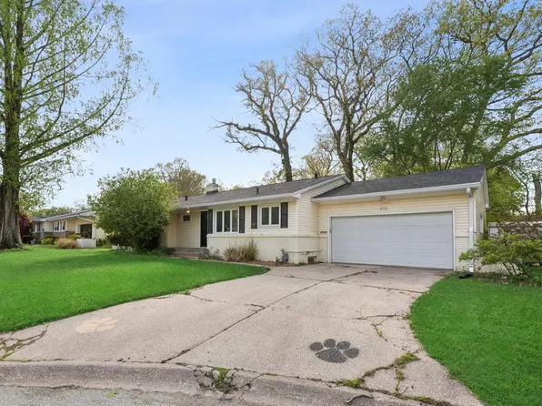 571 26th Avenue Ct, East Moline, IL 61244