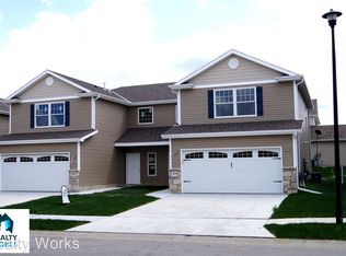 3200 King Ridge Blvd, Lincoln, NE 68504