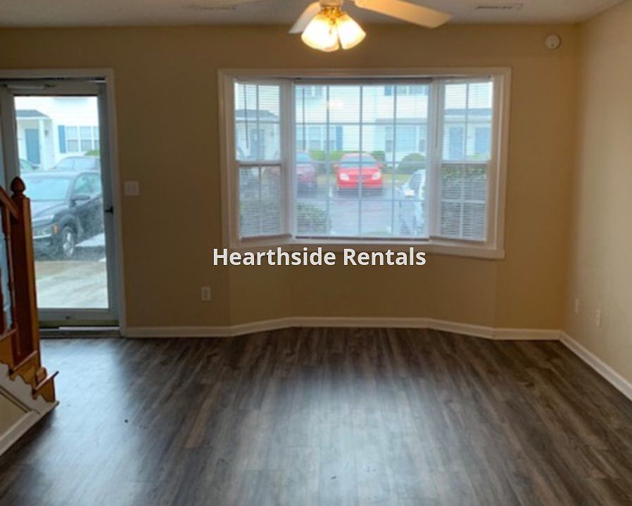 1st image of 3903 Sterling Pointe Dr #5
