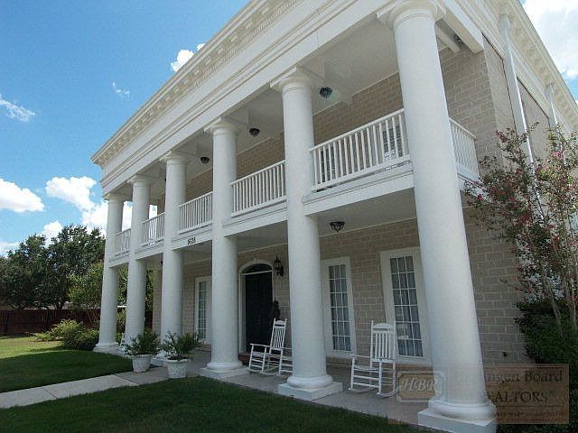 1st image of 1628 Sam Houston Dr