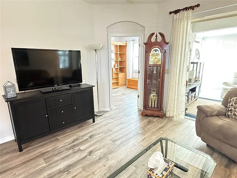 2052 Inverness Greens Dr — Photo 22