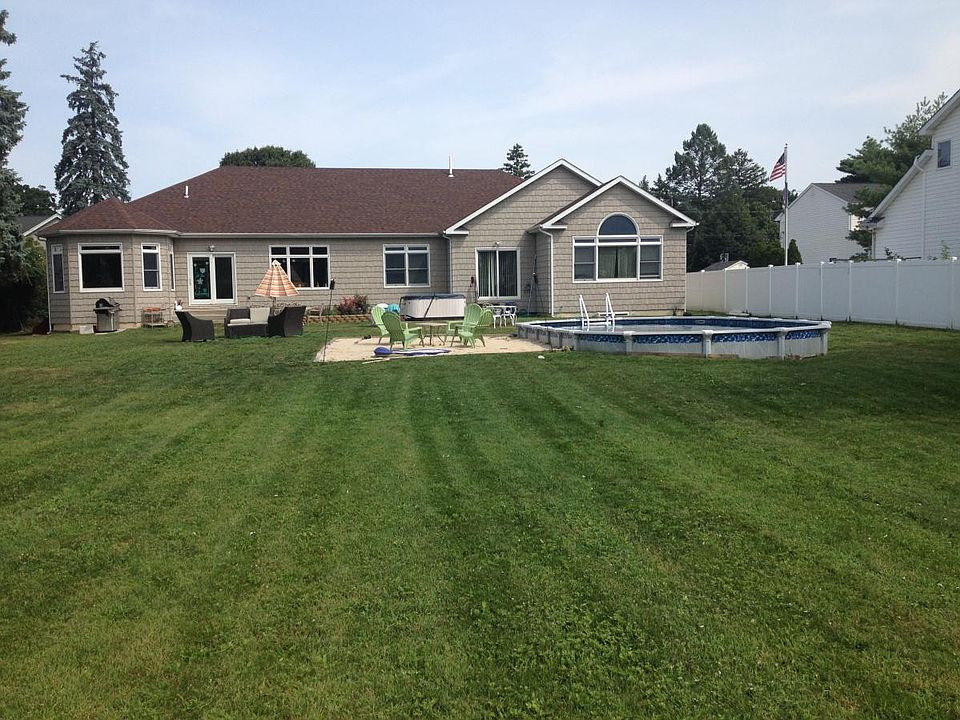1st image of 9 Carriere St