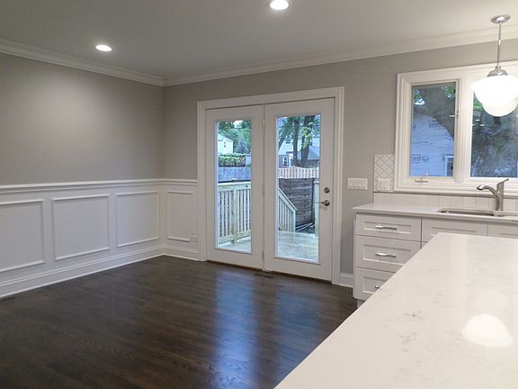 5th image of 5038 Farwell Ave