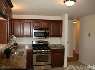 1360 Bobolink Dr, Florissant, MO