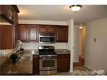 1360 Bobolink Dr photo 1