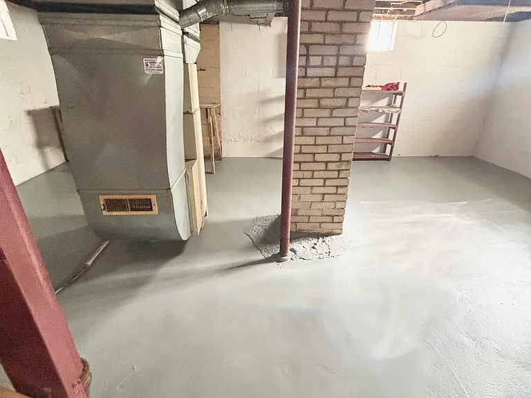 2205 S Pennsylvania Ave — Photo 10