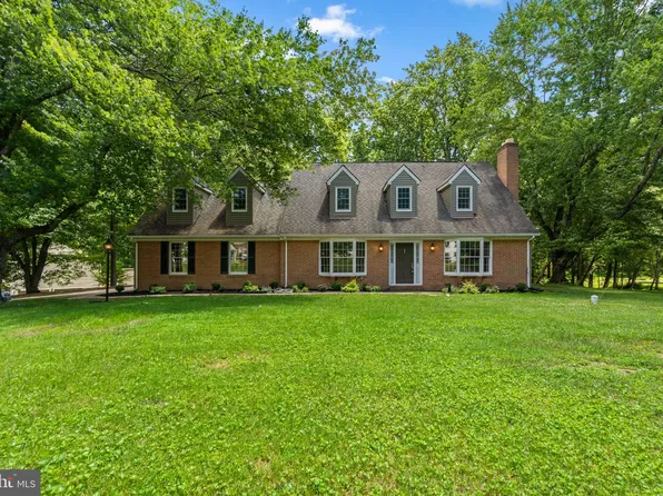 10054 Green Clover Dr, Ellicott City, MD 21042