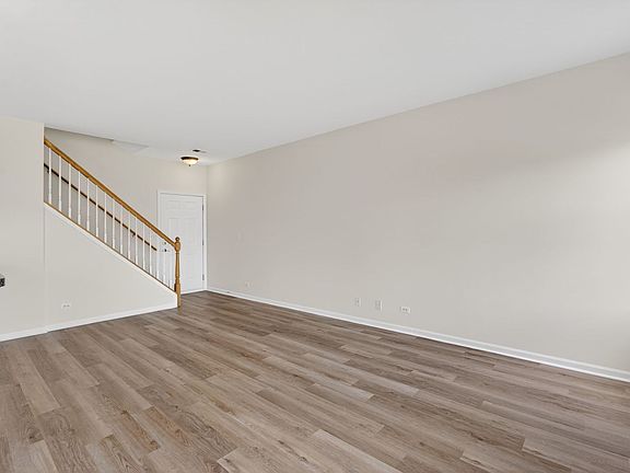 5th image of 476 Brookside Dr