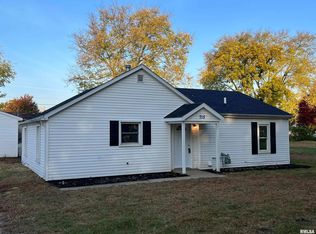 715 8th St, Colona, IL 61241