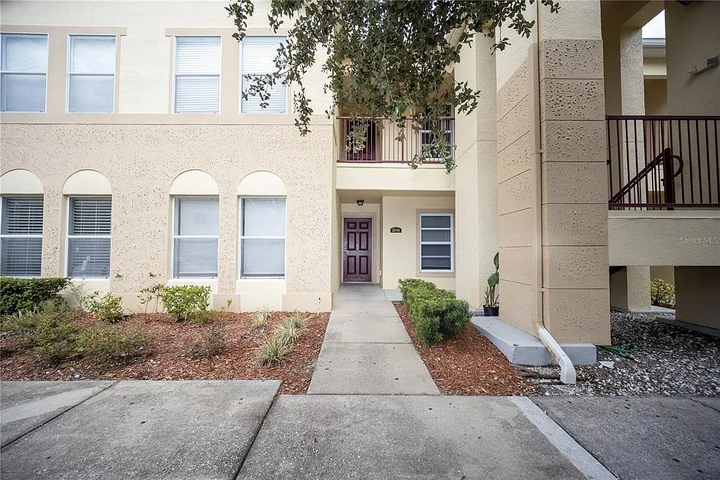 3 bed, 2.0 bath, 1202 sqft, $1,850 — Photo 2