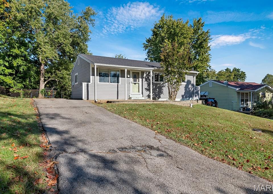 1st image of 855 Sunset Dr
