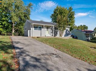 855 Sunset Dr, Arnold, MO 63010