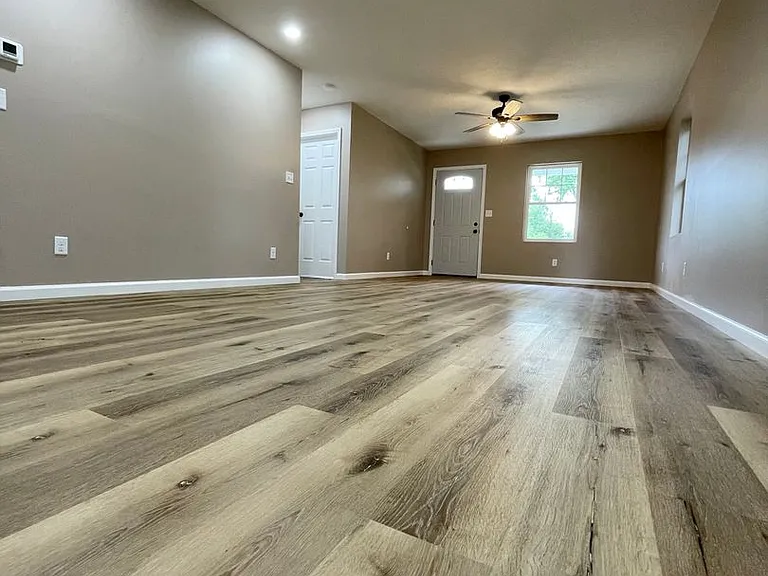 2200 Ash St — Photo 6