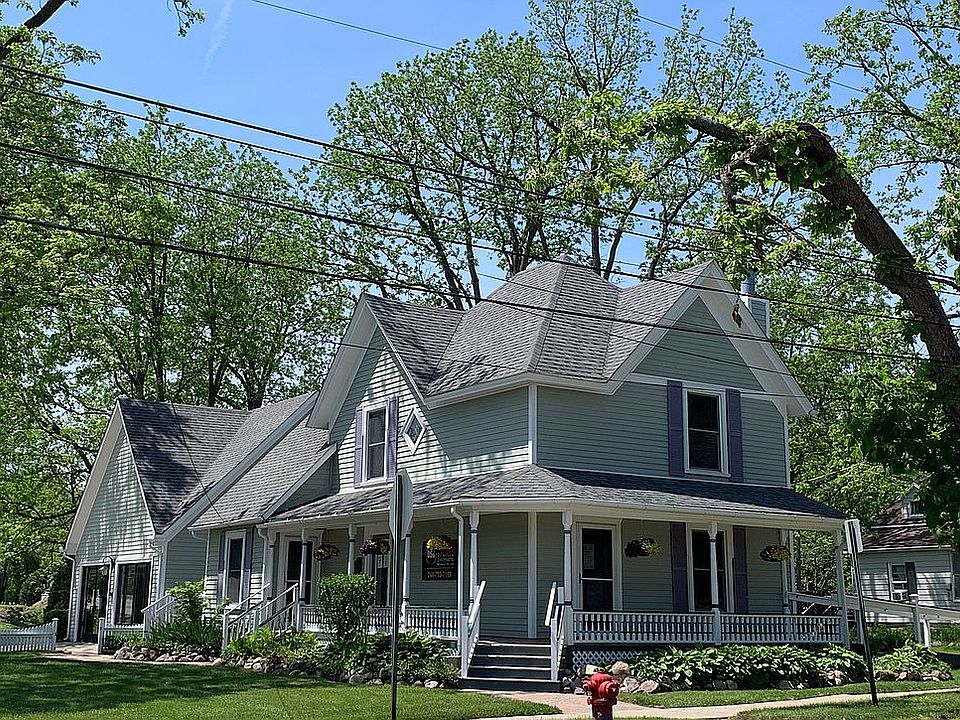 1st image of 107 N Lapeer St