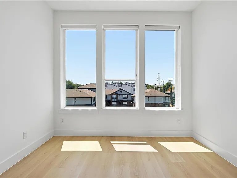2015 California Dr #103 — Photo 12