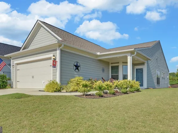 5724 Grapewood St, Hoschton, GA 30548