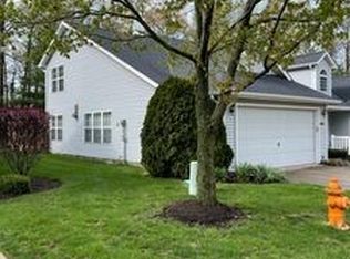30050 Ginger Ct #37A, North Olmsted, OH