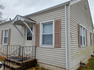807 W Front St APT 1, Roanoke, IL