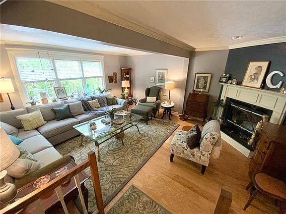 2nd image of 2636 Birchwood Ln