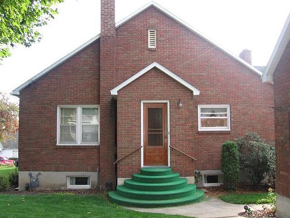 2nd image of 130 W Alder St