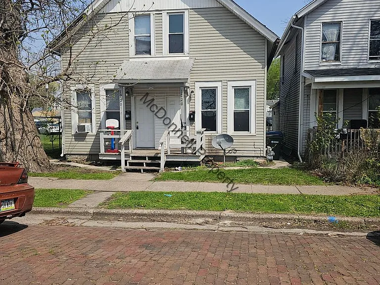 1220 W 5th St — Photo 1