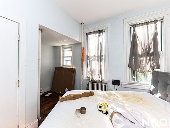 3rd image of 1517 Dekalb Ave APT 2R