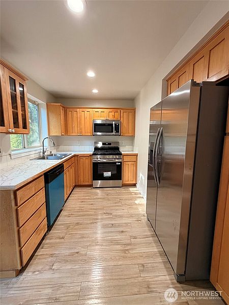 3rd image of 9506 10th Avenue E