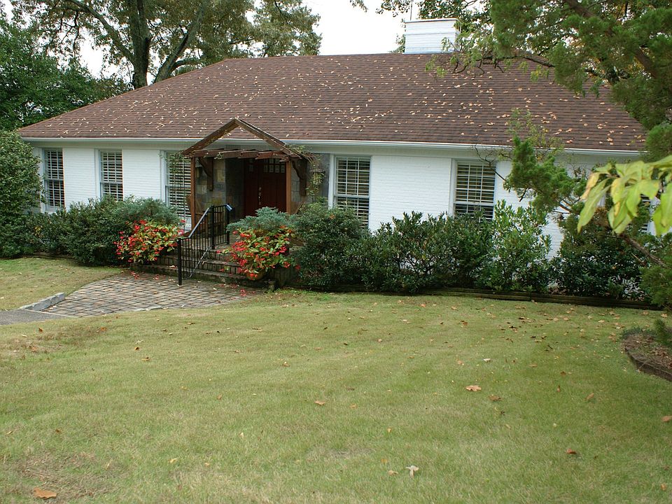 1st image of 2109 Woodhue Cir