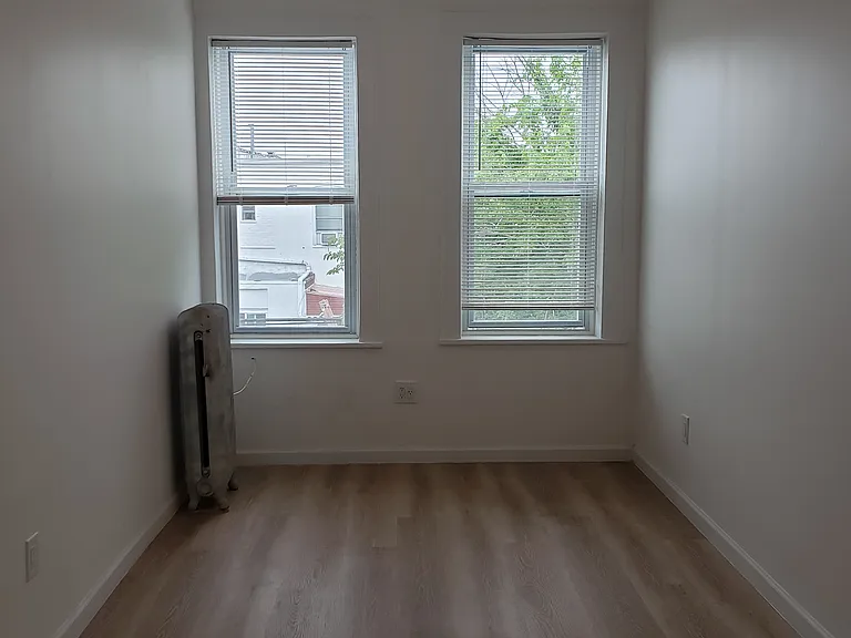 2136 62nd St #2 — Photo 17