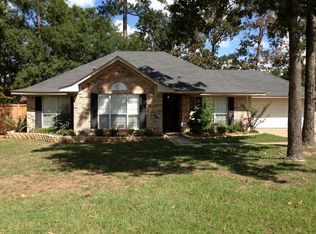 1002 Lindsey Ln, Lufkin, TX 75904
