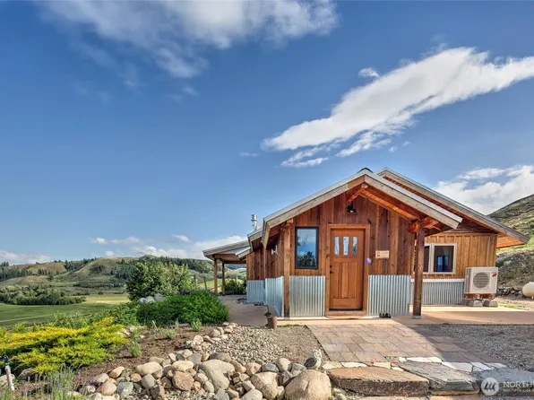 14 Patterson Lake Road, Winthrop, WA 98862