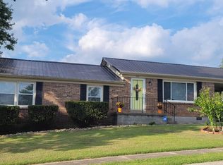 404 Longview Dr, Nicholasville, KY 40356