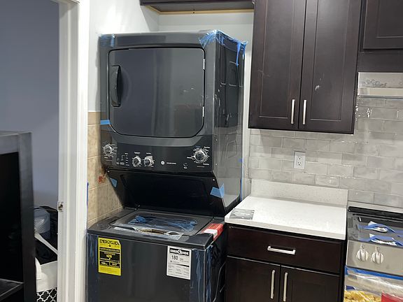 4th image of 73 Wales Ave Floor 1