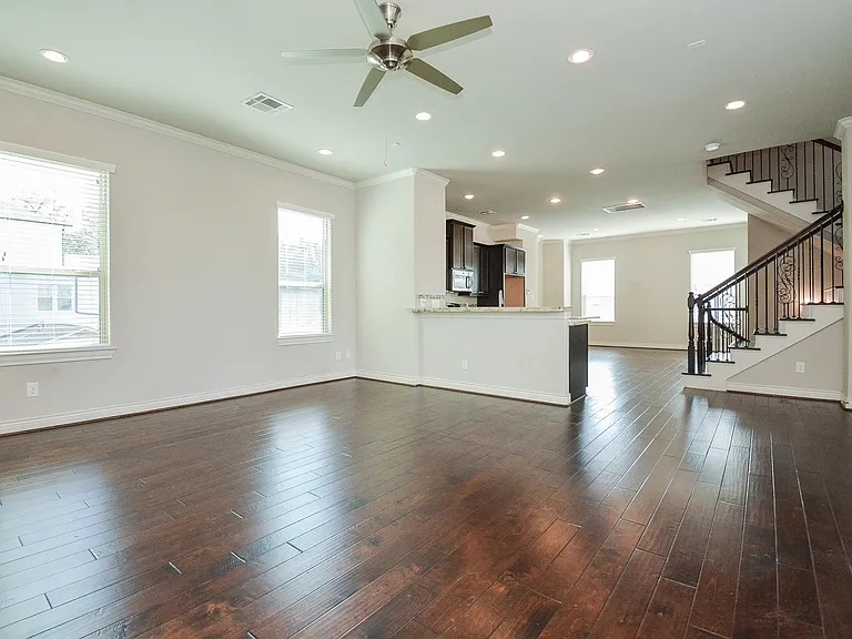1610 Parker St — Photo 11