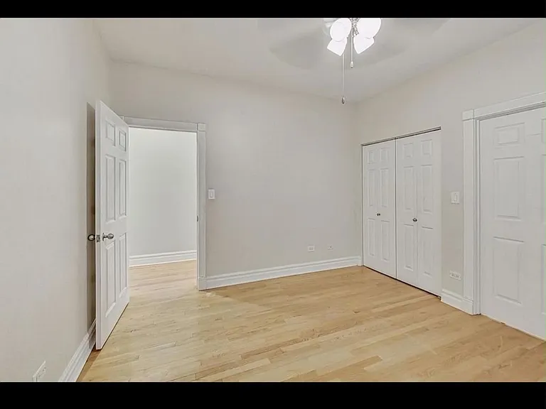 4529 S Prairie Ave #1S — Photo 2