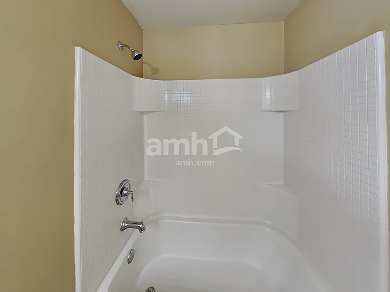 1012 Flaxton St — Photo 17