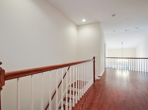 5th image of 1745 Jefferson Ave